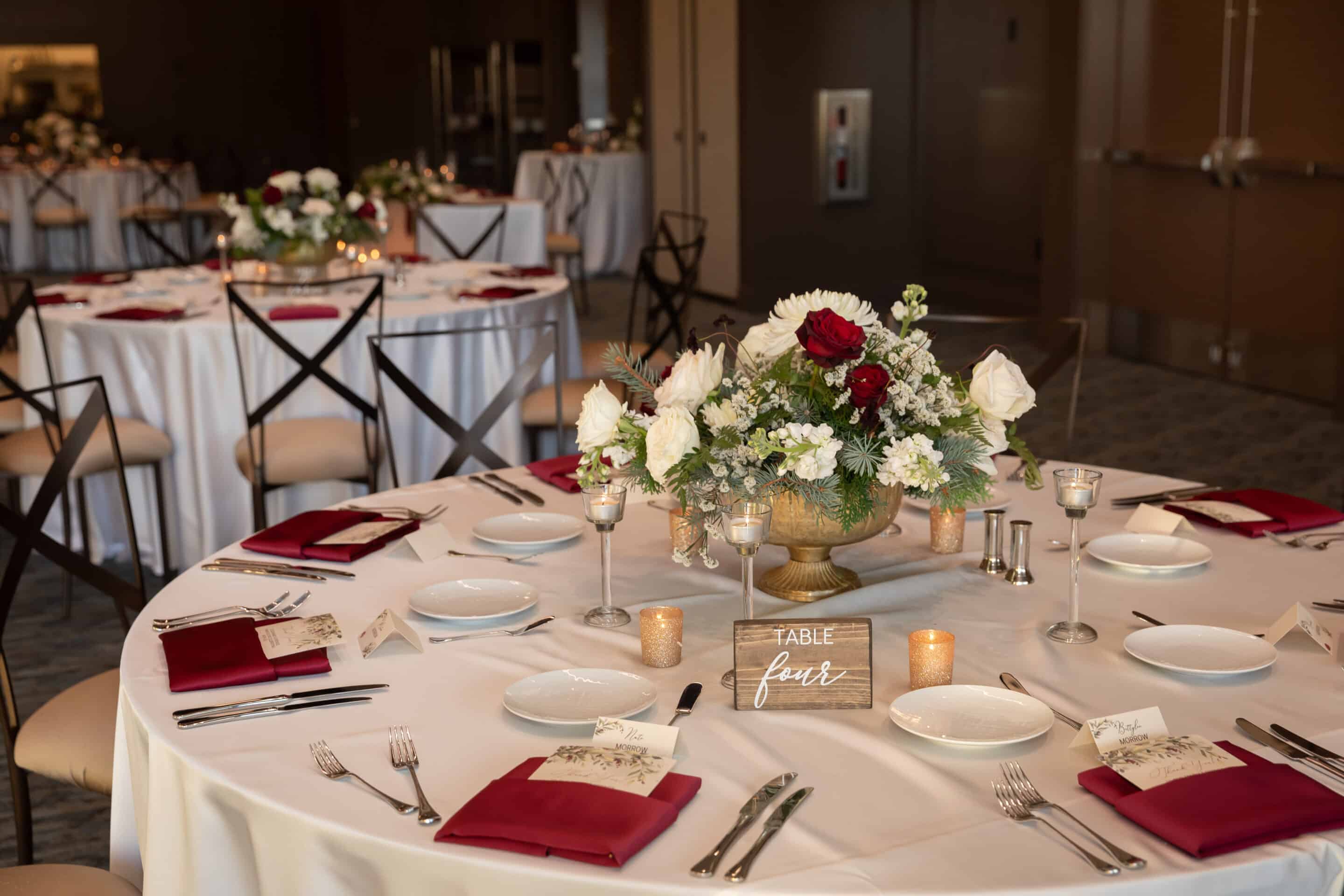 niki ross photography romantic november reno wedding twist flowers