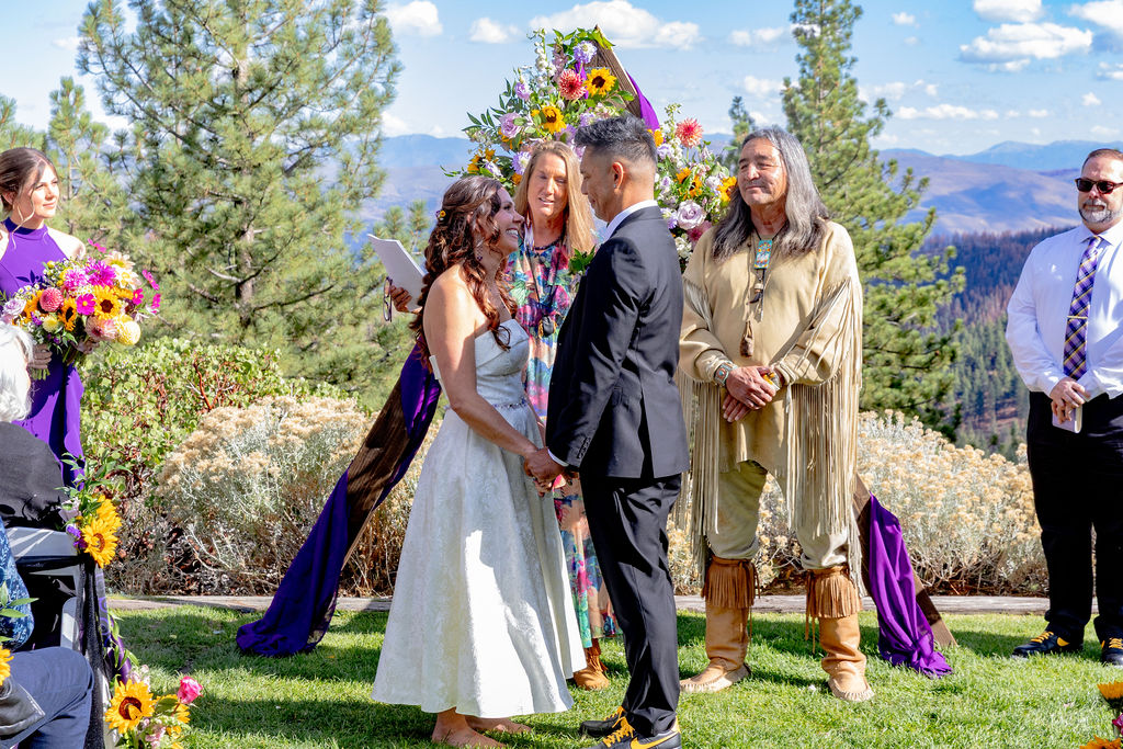 Outdoor ceremony at Tannenbaum Event Center surrounded by mountains in Reno Nevada